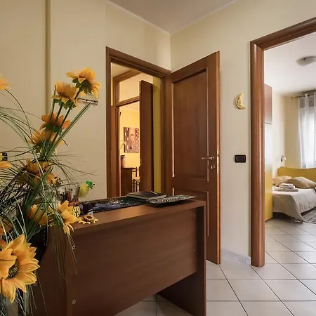 Luna Dorata 3* Селарджус