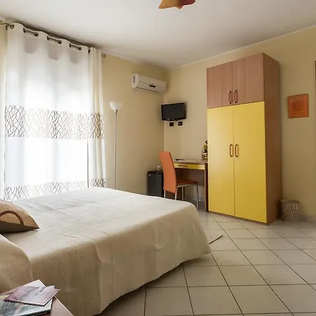 Luna Dorata 3* Селарджус